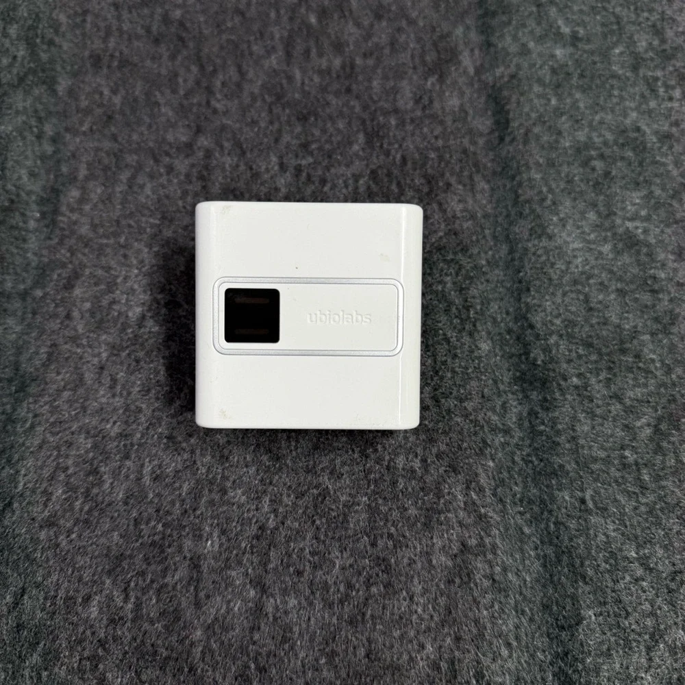 Ubiolabs White USB Wall Charger - Picture 1 of 4